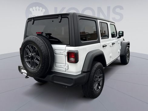 Used 2025 Jeep Wrangler Sport S image 5