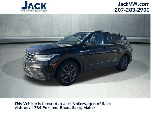 Used 2022 Volkswagen Tiguan SE image 1
