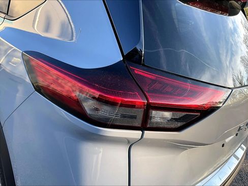 Used 2021 Nissan Rogue SL AWD/4WD image 33