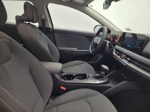 Used 2025 Kia K4 FWD image 21