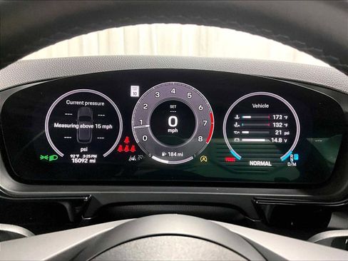 Used 2024 Porsche Cayenne image 24