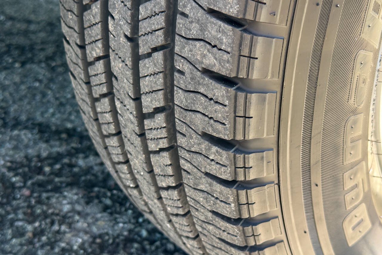 Used 2024 Ford E-350 and Econoline 350 Super Duty RWD image 10