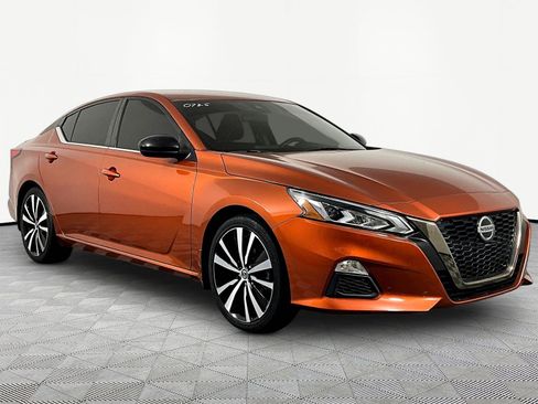 Used 2022 Nissan Altima 2.5 SR FWD image 3