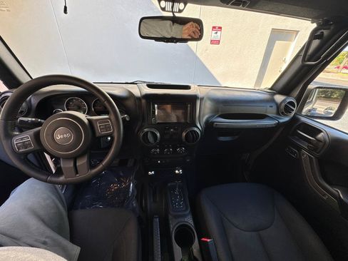 Used 2017 Jeep Wrangler Sport w/ Quick Order Package 24S AWD/4WD image 20