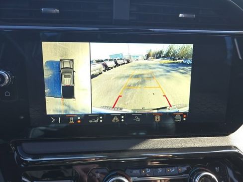 Used 2024 GMC Sierra 1500 AT4 w/ Technology Package image 17