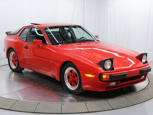 Used 1986 Porsche 944 Coupe image 9