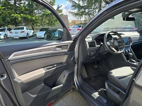 Used 2023 Volkswagen Atlas Cross Sport SE AWD/4WD image 7