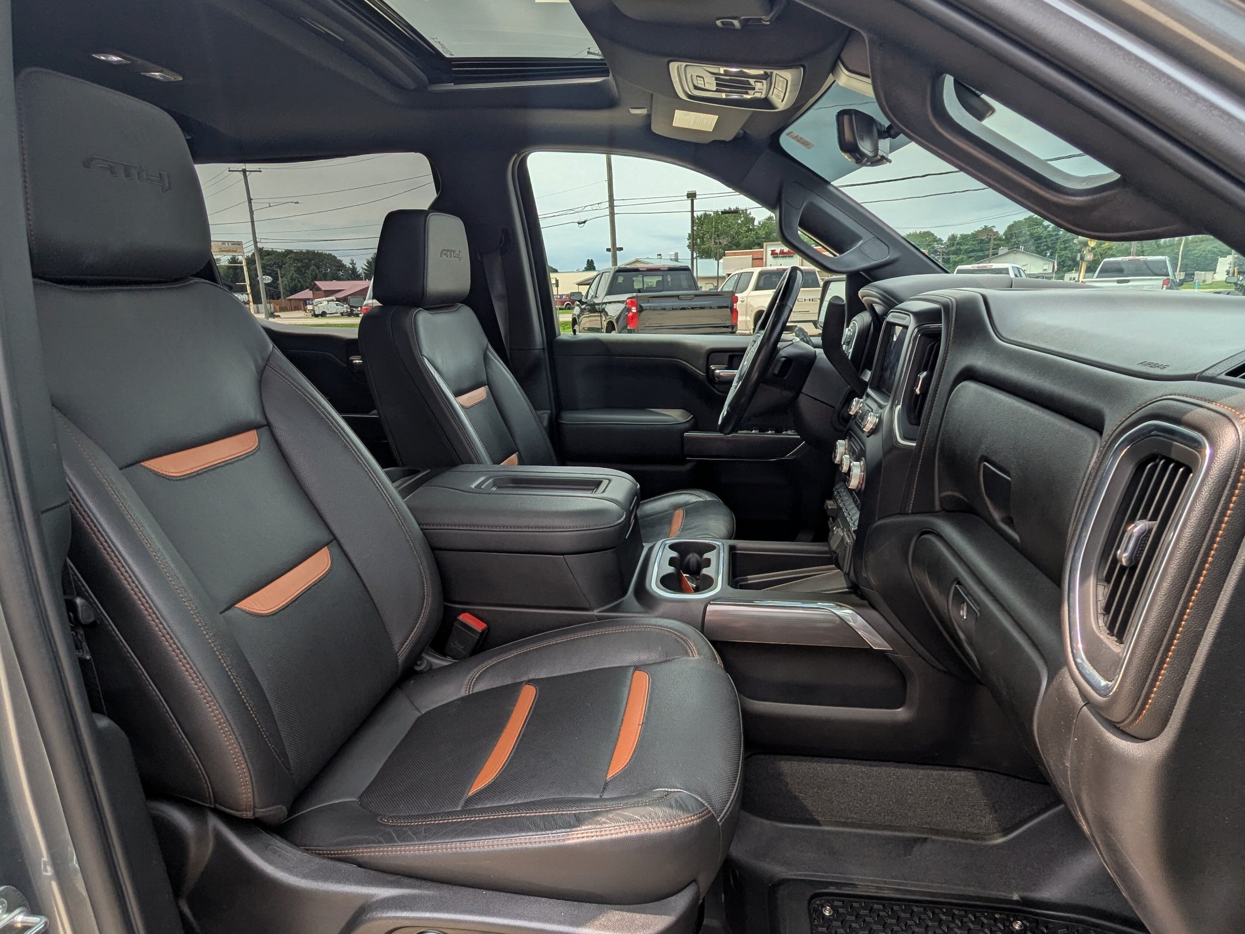 Used 2022 GMC Sierra 1500 AT4 w/ AT4 Premium Package AWD/4WD image 15
