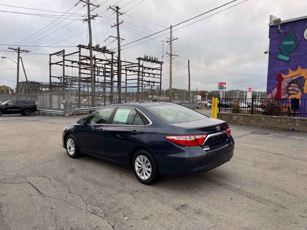 Used 2016 Toyota Camry LE FWD image 3