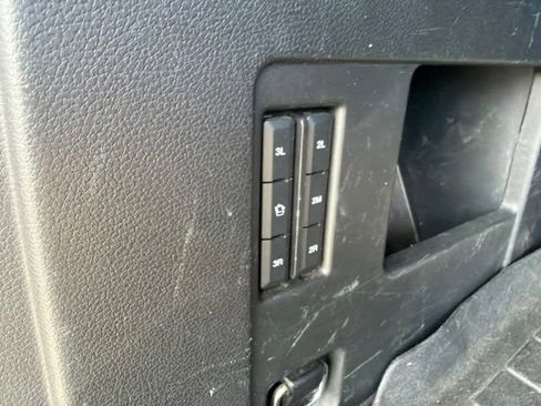 Used 2018 Ford Expedition XLT w/ Equipment Group 202A AWD/4WD image 10