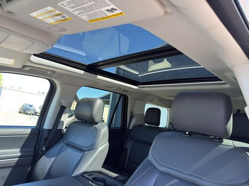 Used 2025 Ford Expedition Active AWD/4WD image 29