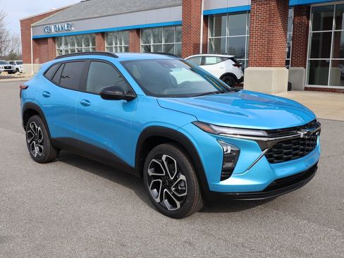 New 2026 Chevrolet Trax RS w/ Driver Confidence Package image 2