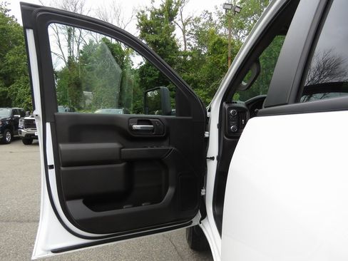 Used 2024 GMC Sierra 3500 Pro w/ Convenience Package image 10