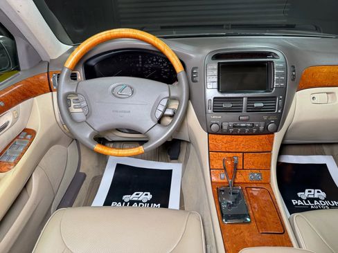 Used 2005 Lexus LS 430 RWD image 30
