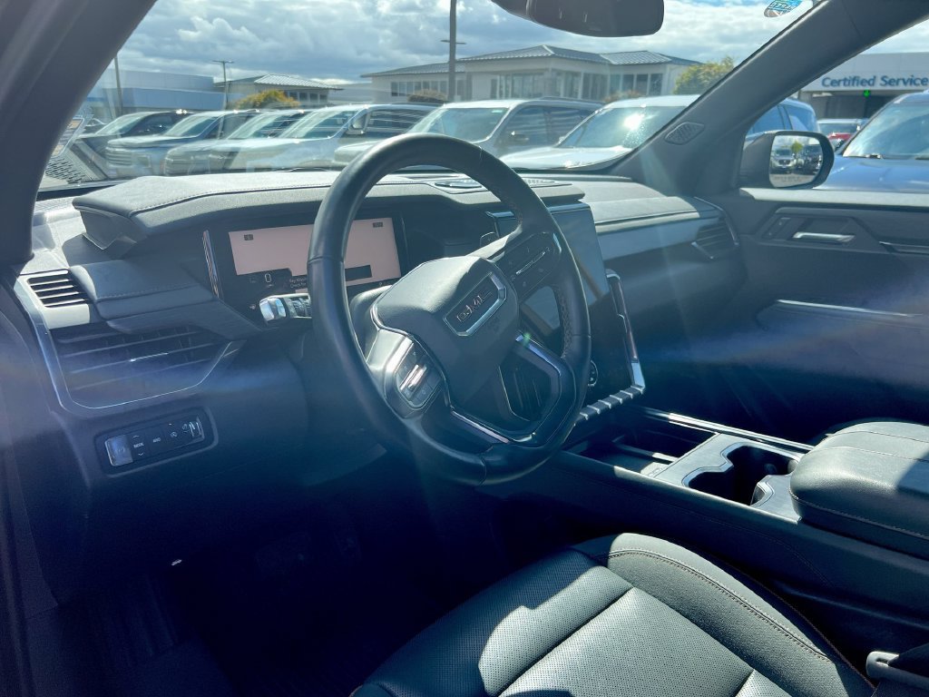 Used 2024 GMC Acadia AT4 w/ Luxury Package AWD/4WD image 10