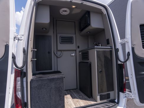 Used 2023 Mercedes-Benz Sprinter 3500 image 30