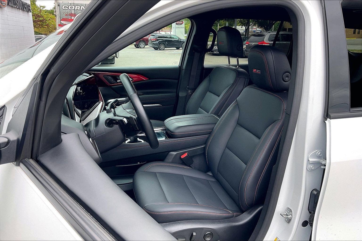 Used 2024 Chevrolet Traverse Z71 w/ Enhanced Driving Package AWD/4WD image 29