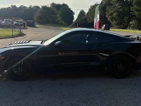 Used 2019 Ford Mustang GT Premium w/ GT Performance Package RWD image 4