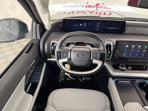 New 2025 Ford Expedition Max Platinum w/ Driver's Package image 10