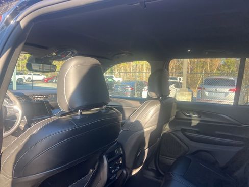 Used 2024 Jeep Grand Cherokee Altitude image 7