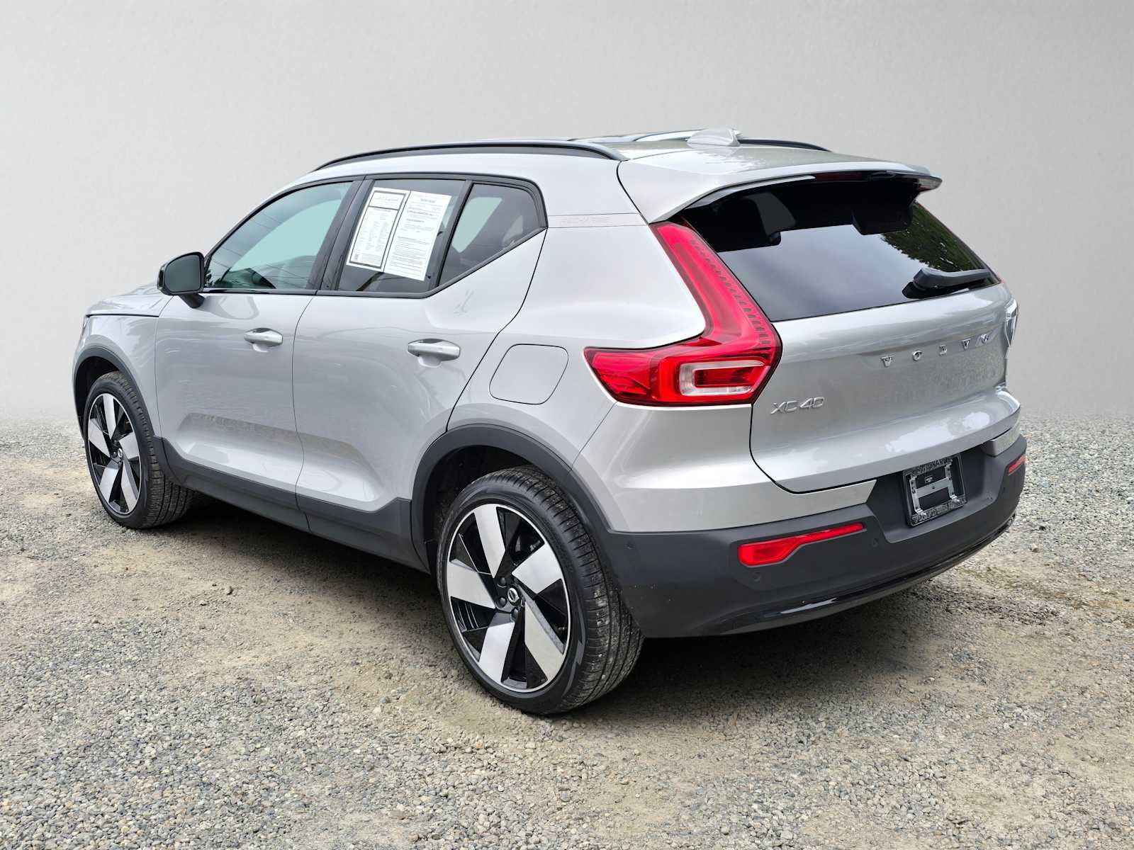 Used 2024 Volvo XC40 Recharge Plus w/ Protection Package Premier AWD/4WD image 5