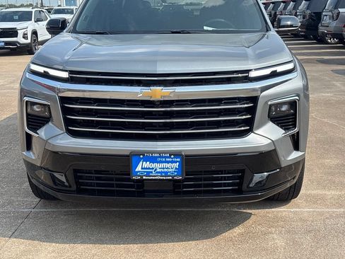 New 2026 Chevrolet Traverse High Country FWD image 3