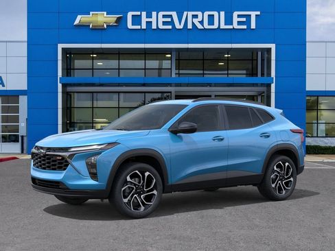 New 2026 Chevrolet Trax RS w/ Sunroof Package FWD image 2