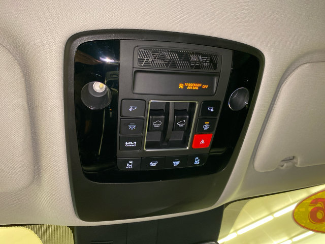 Used 2026 Kia Carnival SX w/ SX Dark Edition Package FWD image 23
