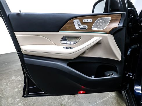 Used 2022 Mercedes-Benz GLS 450 4MATIC image 20