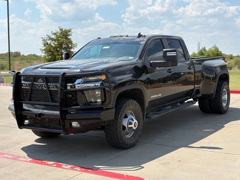 Used 2023 Chevrolet Silverado 3500 LT w/ Convenience Package AWD/4WD image 3