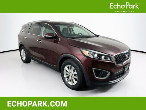 Used 2017 Kia Sorento AWD w/ LX Convenience Package image 1