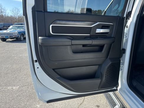 Used 2024 RAM 2500 Big Horn image 26