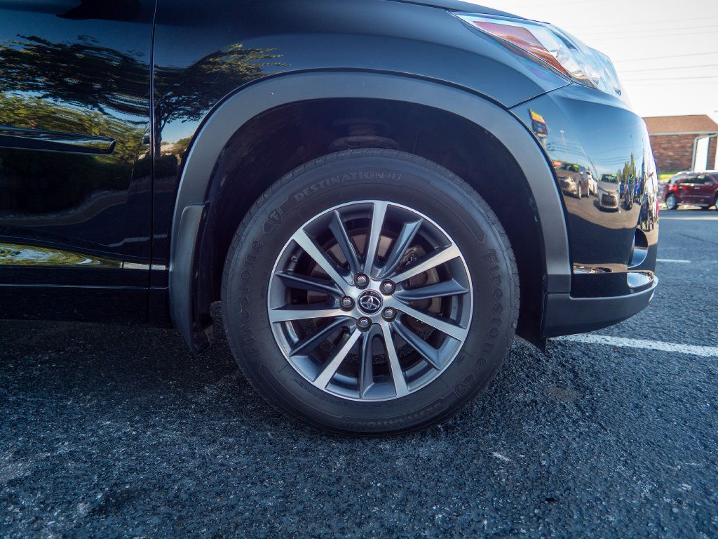 Used 2017 Toyota Highlander XLE w/ Protection Package #3 AWD/4WD image 12