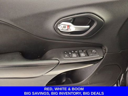 Used 2020 Jeep Cherokee Latitude Plus FWD image 14