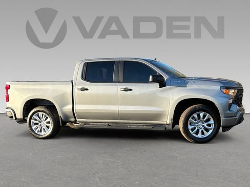 Used 2025 Chevrolet Silverado 1500 Custom image 4