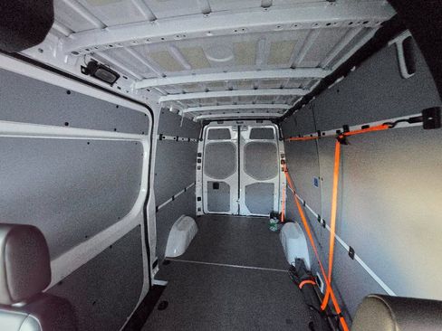 Used 2022 Mercedes-Benz Sprinter 2500 image 8