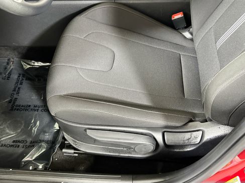 Used 2024 Hyundai Elantra SE FWD image 18