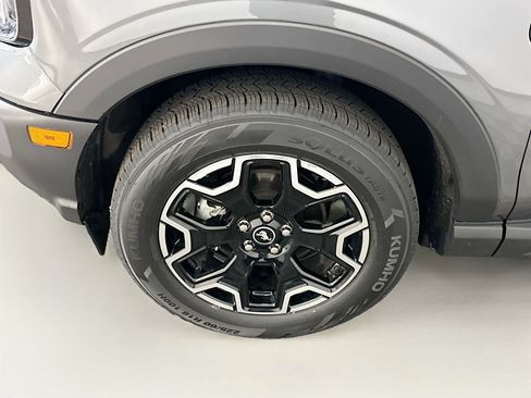 Used 2025 Ford Bronco Sport Outer Banks AWD/4WD image 11