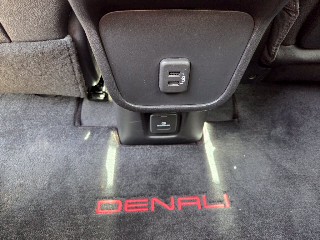 Used 2019 GMC Terrain Denali w/ Advanced Safety Package FWD image 15