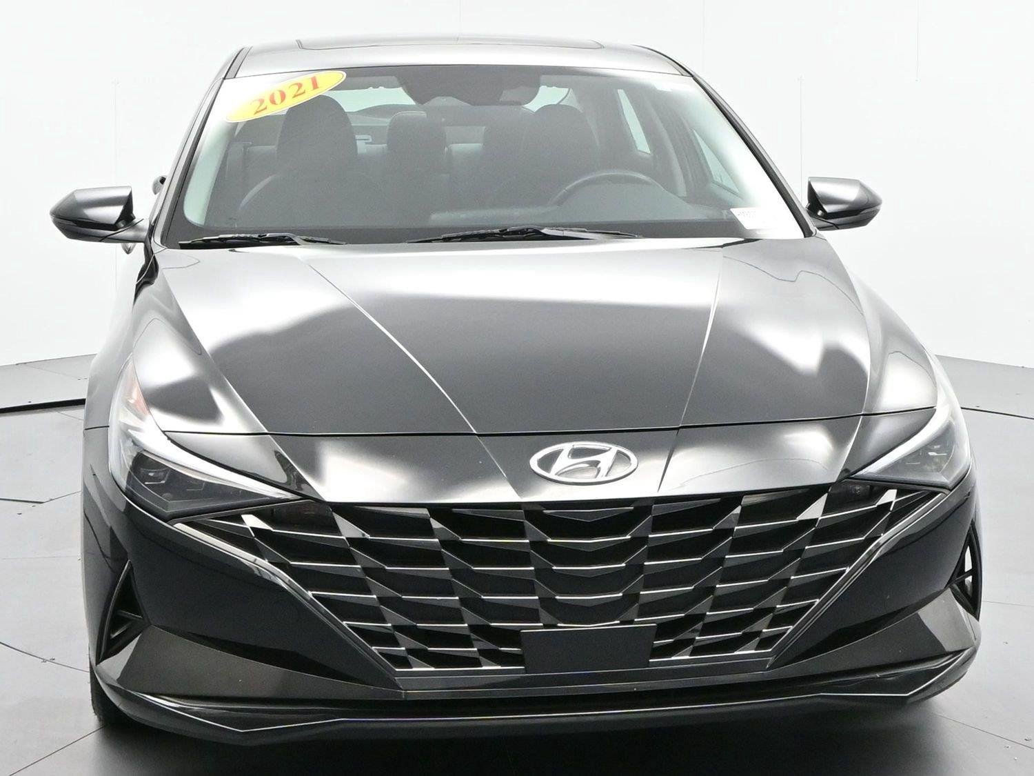 Used 2021 Hyundai Elantra Limited w/ Cargo Package FWD image 5