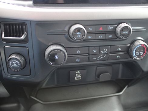 Used 2025 Ford F150 XL image 19