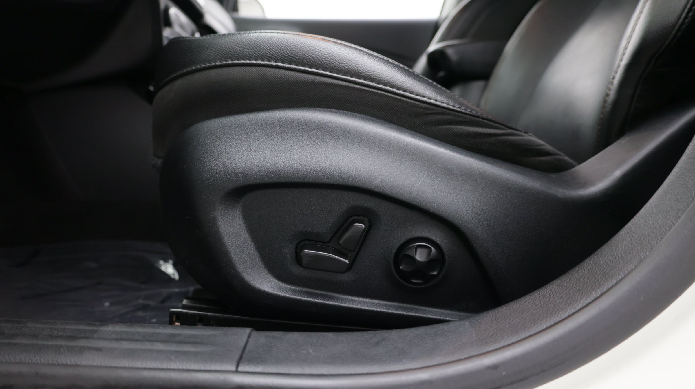 Used 2021 Jeep Compass Limited AWD/4WD image 14
