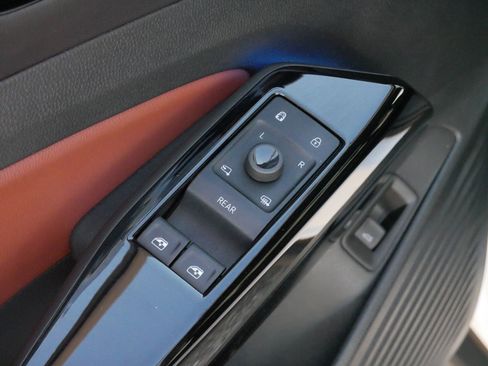 Certified 2022 Volkswagen ID.4 Pro S image 19