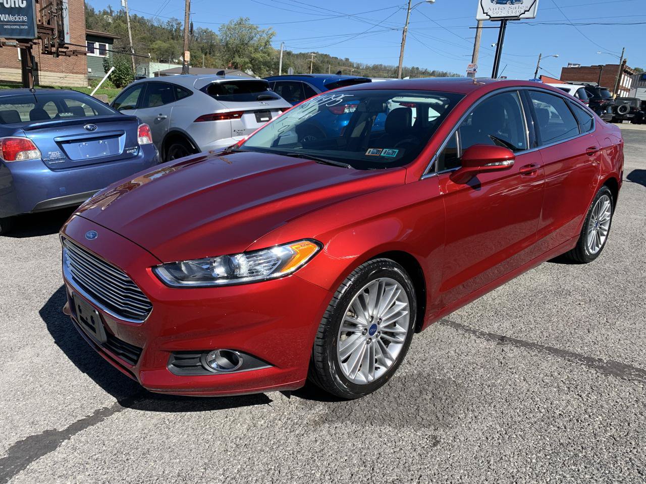 Used 2016 Ford Fusion SE w/ Equipment Group 202A FWD image 2