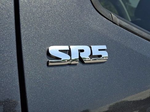 Used 2019 Toyota Tacoma SR5 AWD/4WD image 29