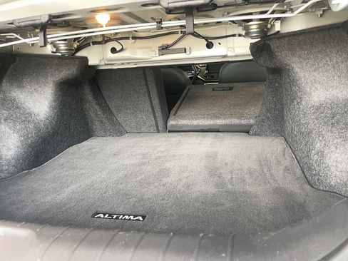 Used 2019 Nissan Altima 2.5 SR w/ SR Premium Package AWD/4WD image 19