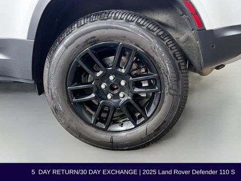 Used 2025 Land Rover Defender 110 S AWD/4WD image 36