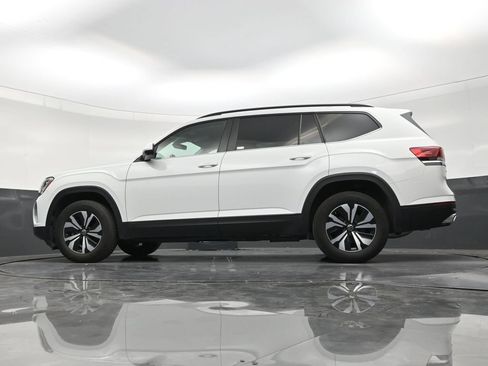 Used 2025 Volkswagen Atlas SE FWD image 21