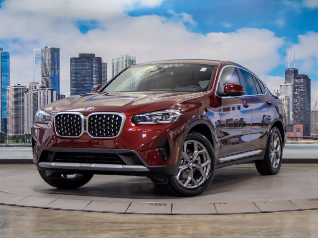 Used 2025 BMW X4 xDrive30i AWD/4WD image 2