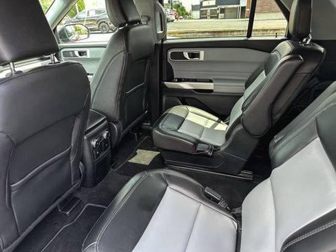 Used 2022 Ford Explorer XLT AWD/4WD image 21